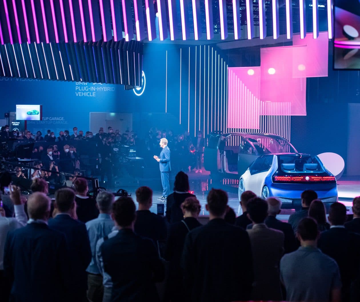 Automotive & mobility trends and technologies R32n5cpm